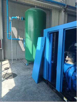 優(yōu)耐特斯兩級壓縮空壓機(jī)